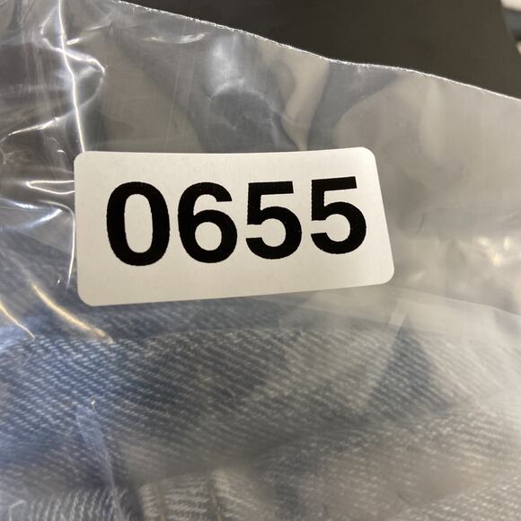 Vintage Levi’s 550 Relaxed Fit Jeans Men’s Size 38x30 Light Blue Denim - Picture 11 of 11